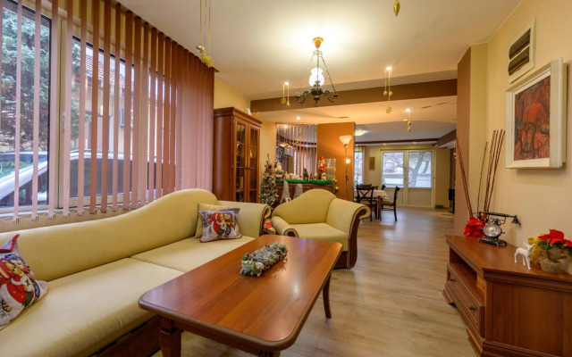 Ахат- къща за гости