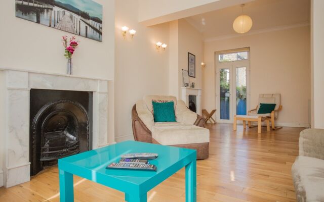 Spacious 4 Bedroom House in South Lambeth