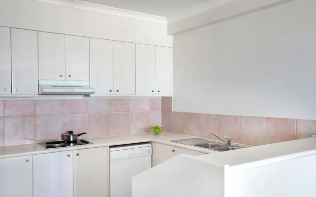Soul Surfers Paradise 3 Bedroom Beach Apartment
