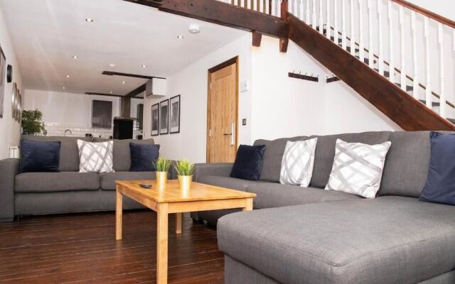 UStay 27 Stanley Street Party Apartments