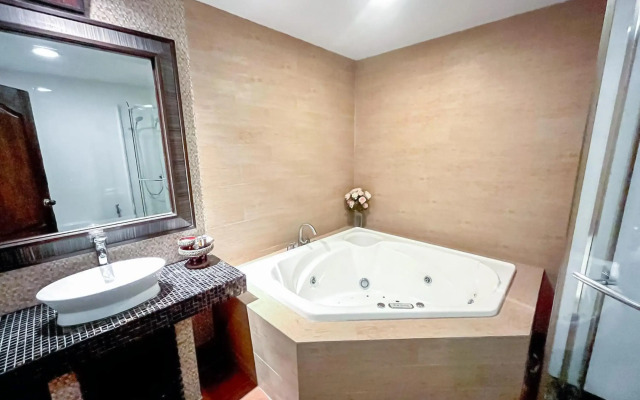 Ruean Phae Royal Park Phitsanulok (SHA Plus+)