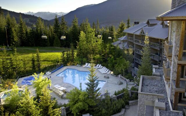 Blackcomb Springs Suites by CLIQUE