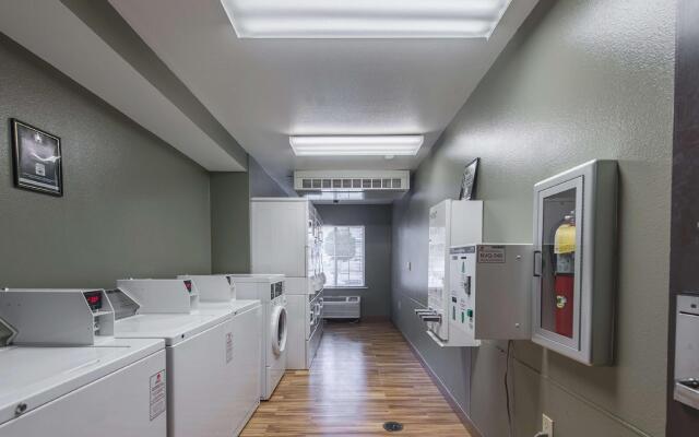 HomeTowne Studios by Red Roof Columbus