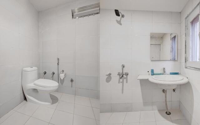 Itsy Hotels Avantika With Forest View