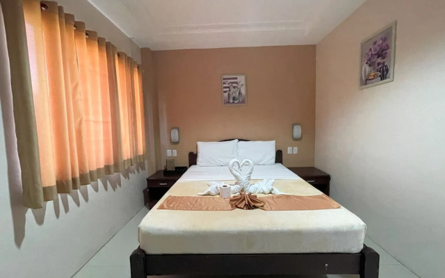 Argao Seabreeze Hotel powered by Cocotel