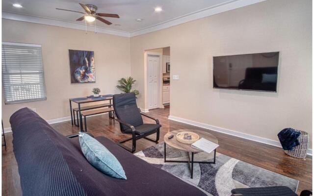 Fabulous Newly Renovated 2Br1Ba Near Downtown