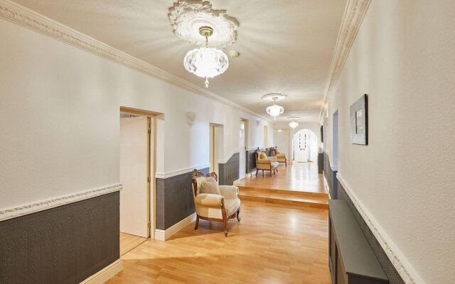 Regency Mansions Apartment