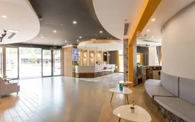 Moke Chengxi Hotel (Yichang East Station Branch)