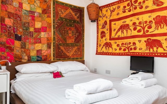 Delightful Moroccan Inspired Flat Hackney Sleeps 2
