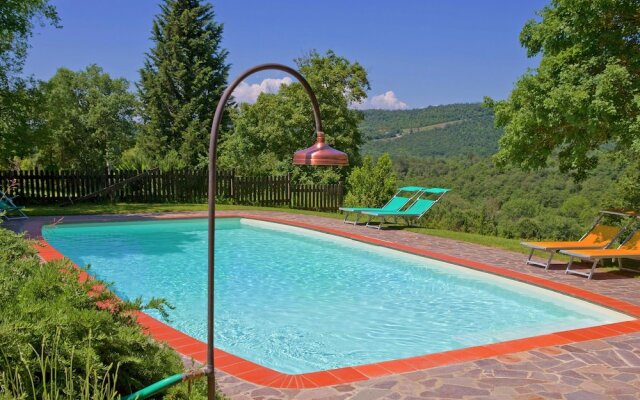 Majestic Farmhouse in Lucignano With Swimming Pool