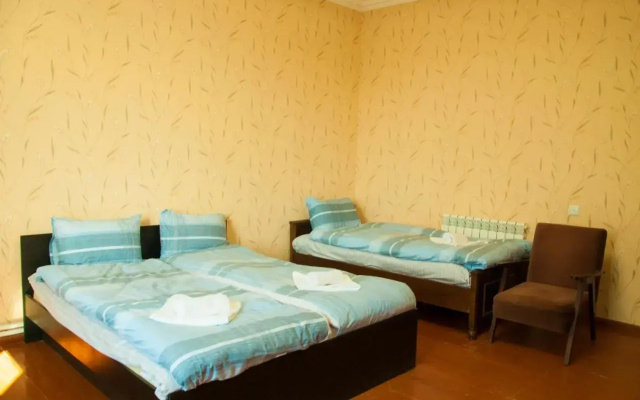 Azhdahak Guest House B&B-20km from Yerevan