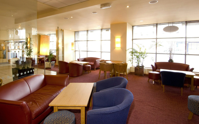 Premier Inn West Bromwich Town Centre - New Square
