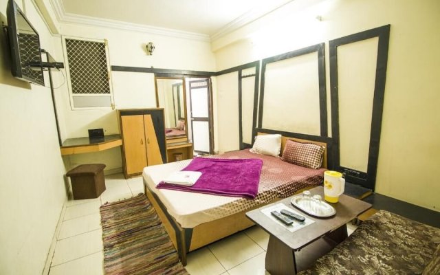 Hotel Gujarat Palace