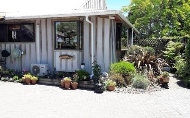 At The Tongariro Riverside B & B