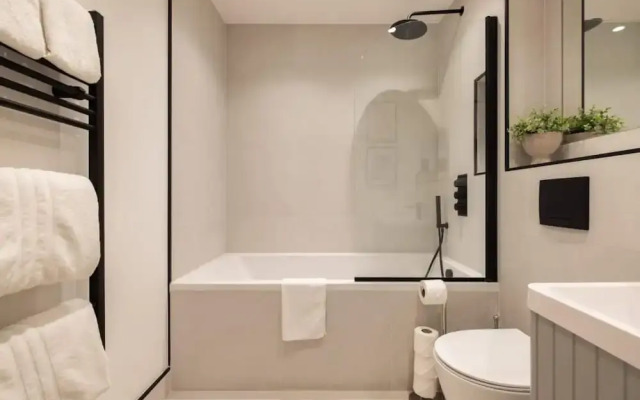 The Wembley Hideout - Stylish 2bdr Flat With Balcony