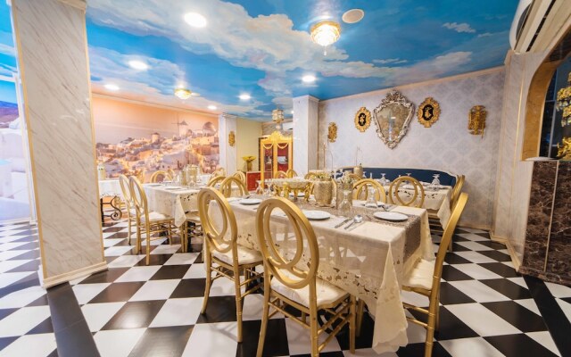 Bless Amare Boutique Hotel by RedDoorz