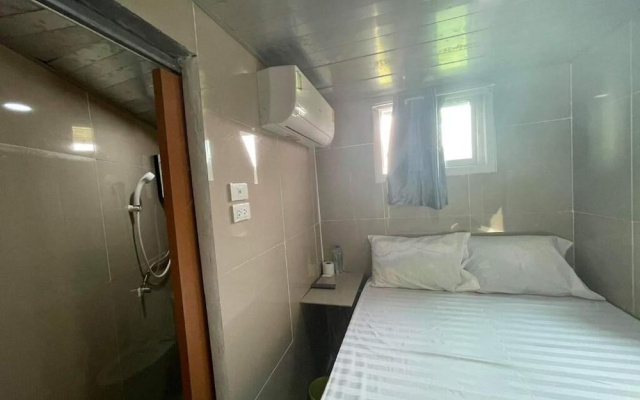 Charinsup Pinklao hotel
