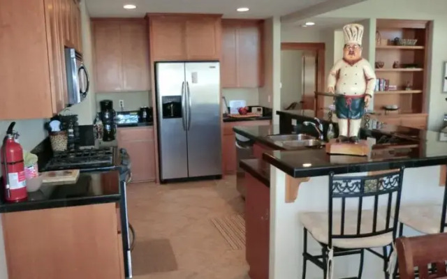 Riverhouse 2