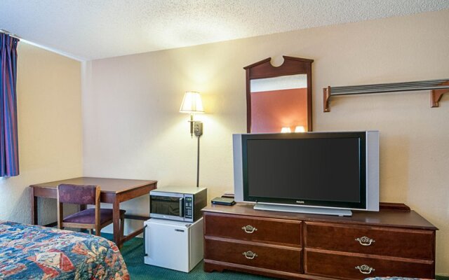 Rodeway Inn Benton Harbor