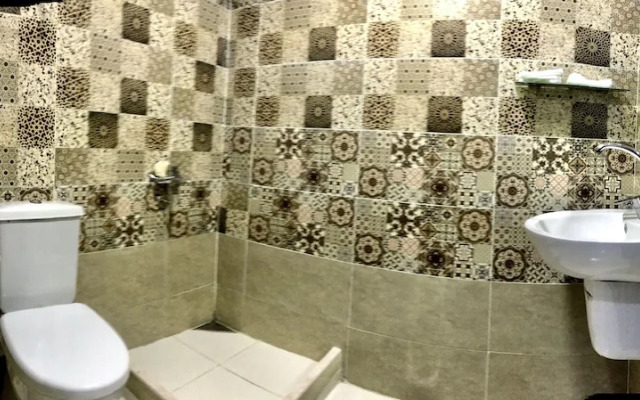 Pyramids paradise hotel