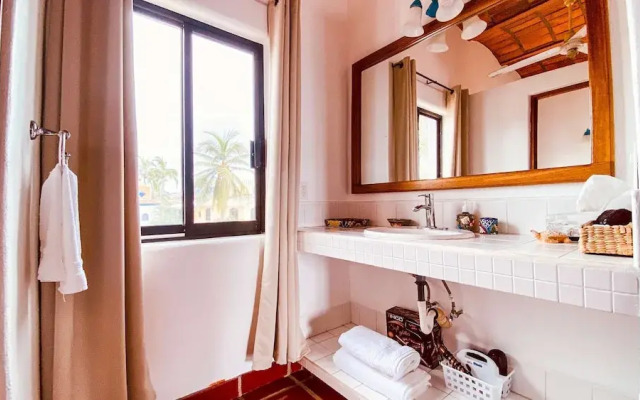 Beachside - Casa Sirena 1BR Suite