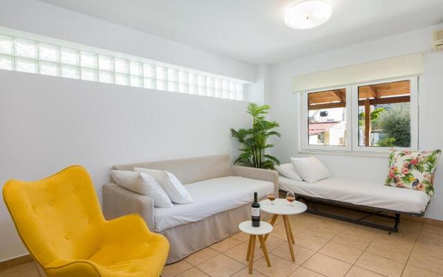 Manolia Dream Apartment 30m to the beach