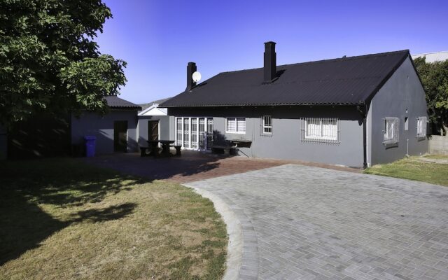 Wightman's Secret Langebaan 8-sleeper