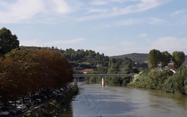 La Languedocienne appartement climatisé centre ville wifi inclus