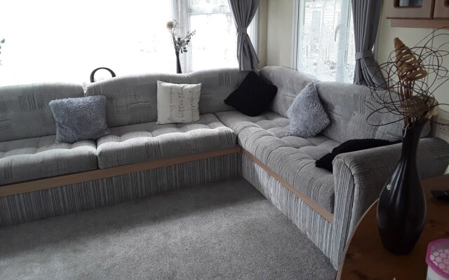 3 bed Caravan Suzie 1,10 Mins From Beach Suzie 1