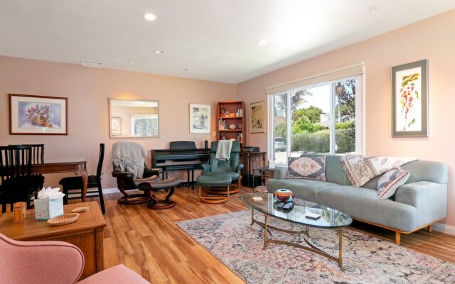 3772 Ventura - 1 Bedroom Duplex