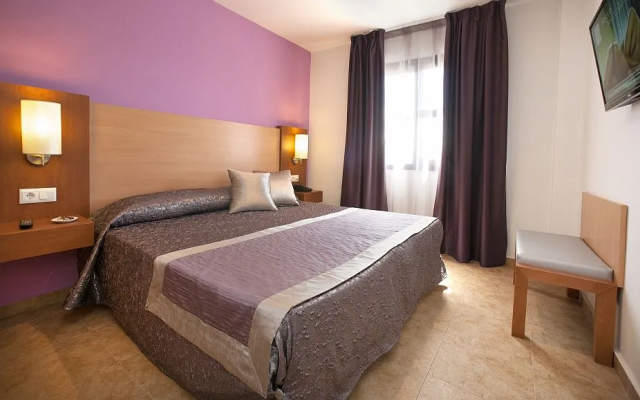 Leo Punta Umbria III - Adults Only
