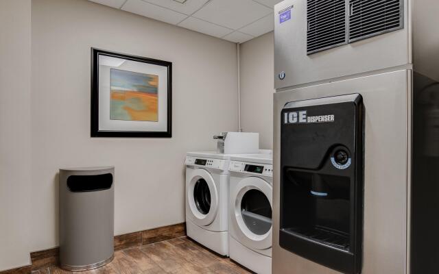 Holiday Inn Express Hotel & Suites St. Cloud by IHG