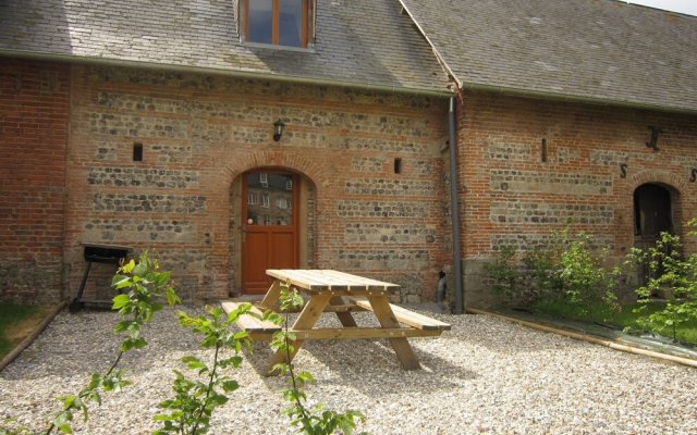 Spacious Cottage with Private Garden in Normandy