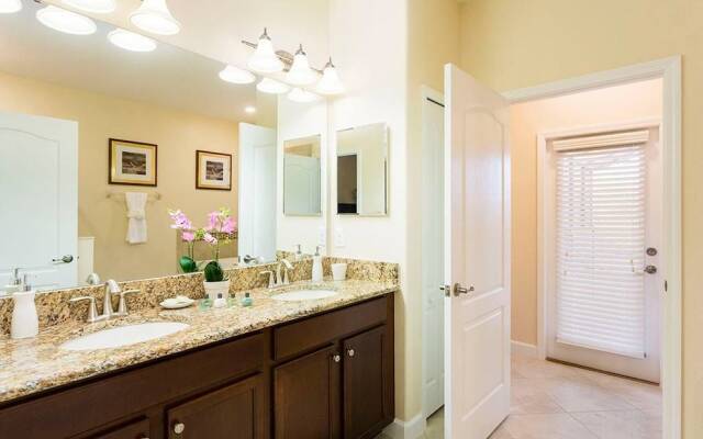 Starmark Luxury Collection - Mansions at ChampionsGate