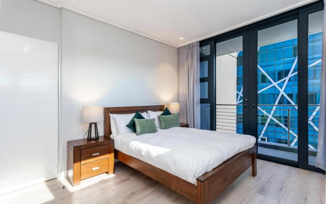 Luxuriuous 1 Bedroom in 16 on Bree