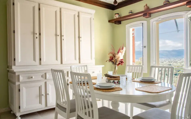 La Belle Villa - Family Retreat Magnificent View