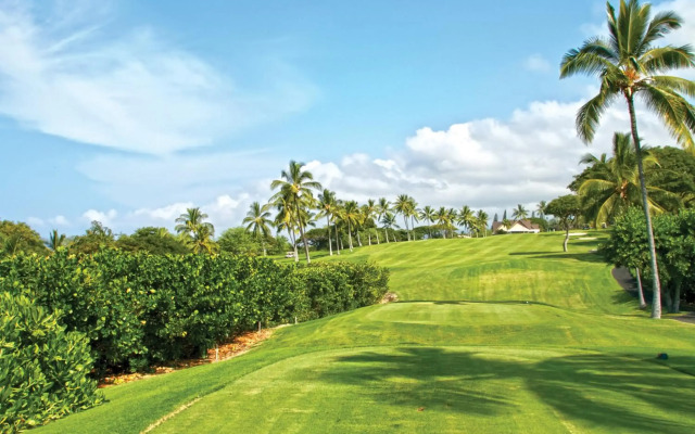 Holua Resort