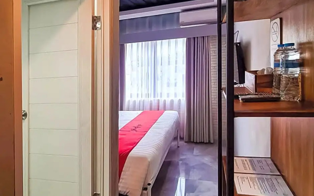 RedDoorz Syariah At Tibra RSWBox Ciawi