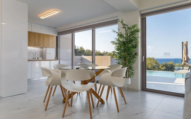 Theo Luxury Villas With Sea View