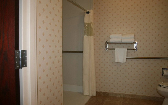 Hampton Inn & Suites Cleveland Mentor