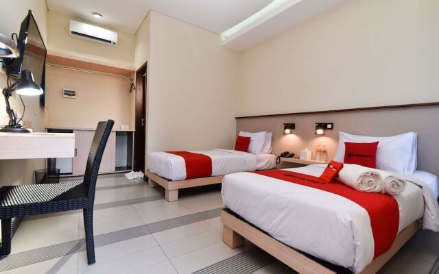 RedDoorz near Legian Street