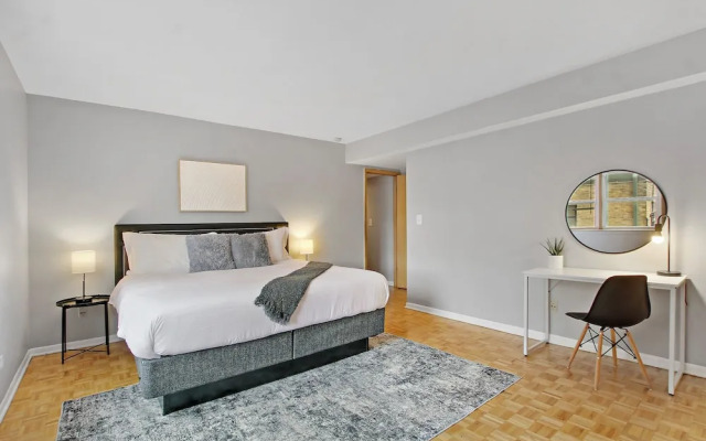 Prime 2BR Chicago Apartment