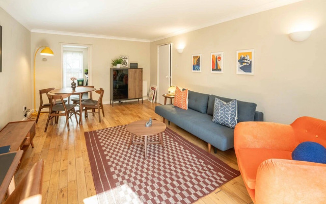 Serene Garden Flat - Steps From Tower Bridge