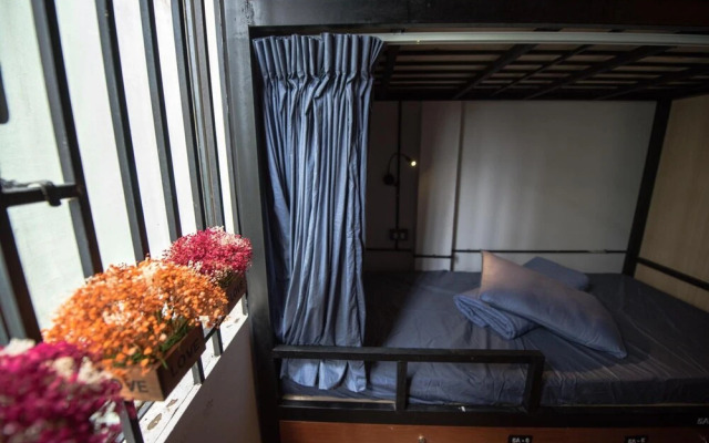 The Like Hostel & Cafe