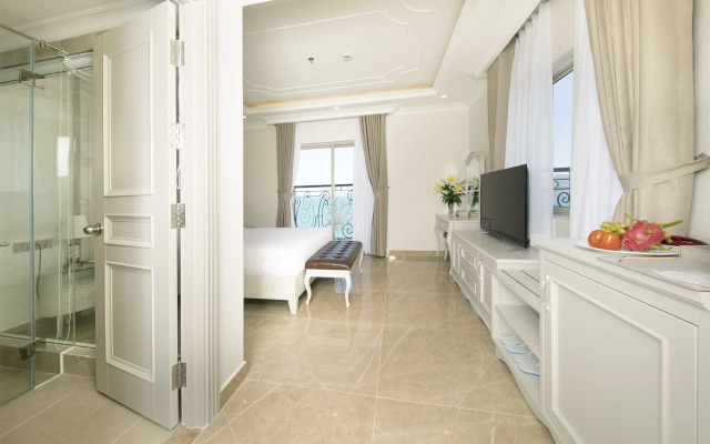 Skylight Hotel