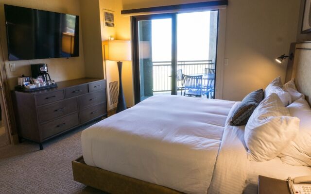 Deluxe condo in newly remodeled Grand Summit Hotel by RedAwning - Save 20% on 7+ Nights!