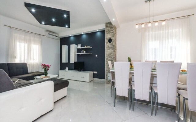 Charming Holiday Home in Kruševo With Swimming Pool