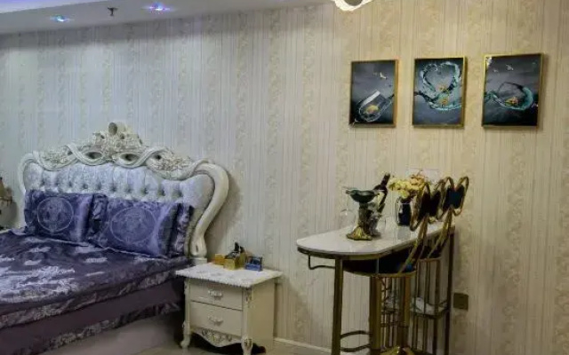 Kaiyiyue Apartment (Qiqihar Wanda Plaza Store)