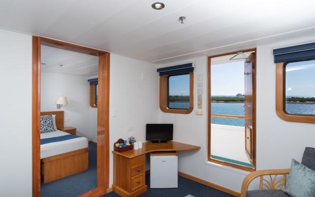 Captain Cruises Fiji, Fiji Cruise line - All inclusive & Departs most