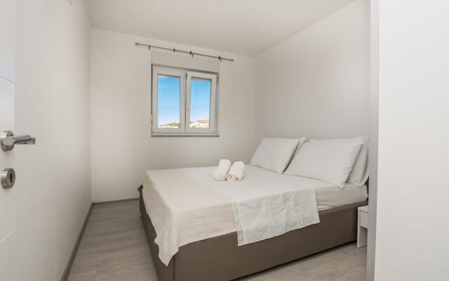 Pool Apartment Bakija 2